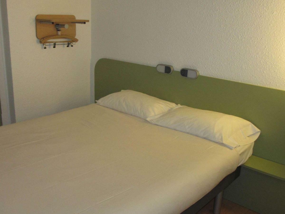 Ibis Budget Aix En Provence Est Le Canet เมย์เฮย ภายนอก รูปภาพ